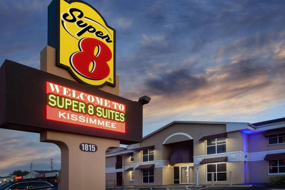 Super 8 by Wyndham Kissimmee Image 12