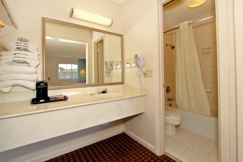 Super 8 by Wyndham Kissimmee Main image